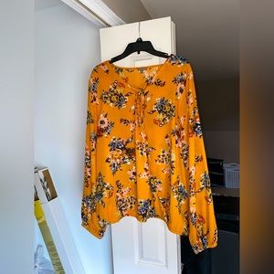 Charlotte Russe women’s top